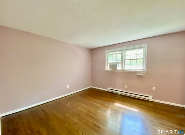 24 College Street 6, Clinton, CT 06413