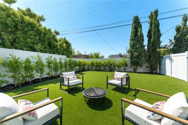 11912 Elkwood Street, North Hollywood, CA 91605