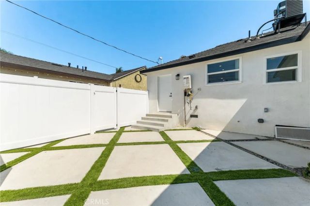 11912 Elkwood Street, North Hollywood, CA 91605