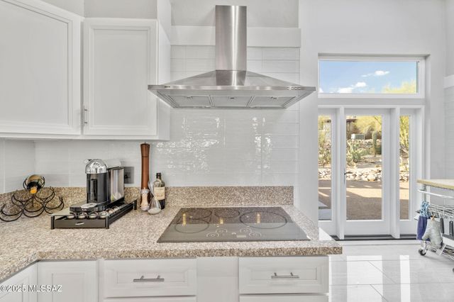 6640 N Camino Padre Isidoro, Tucson, AZ 85718