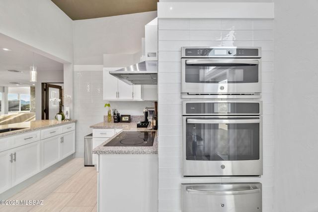 6640 N Camino Padre Isidoro, Tucson, AZ 85718