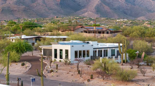 6640 N Camino Padre Isidoro, Tucson, AZ 85718