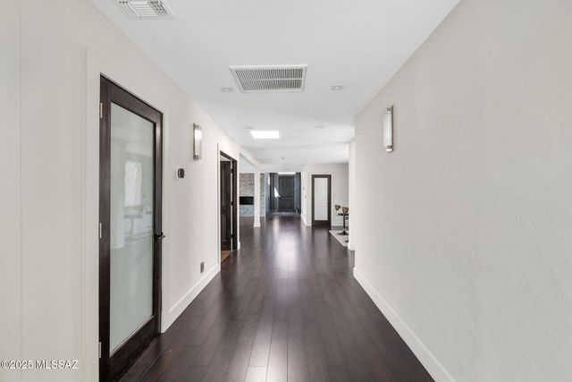 6640 N Camino Padre Isidoro, Tucson, AZ 85718