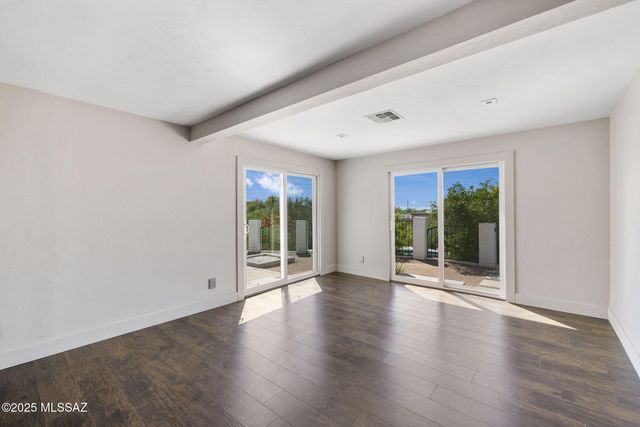 6640 N Camino Padre Isidoro, Tucson, AZ 85718