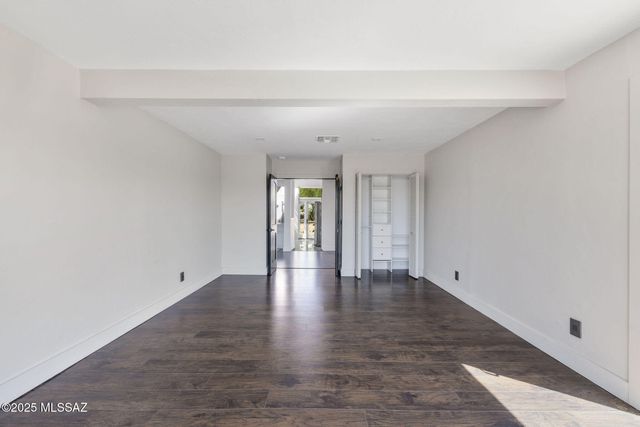 6640 N Camino Padre Isidoro, Tucson, AZ 85718