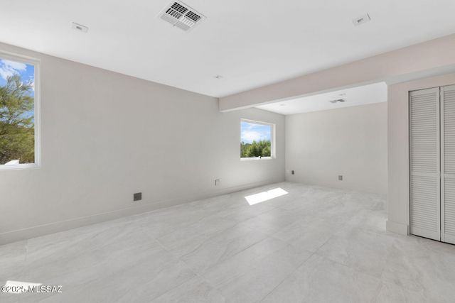 6640 N Camino Padre Isidoro, Tucson, AZ 85718
