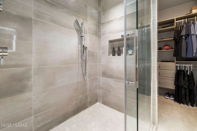 6640 N Camino Padre Isidoro, Tucson, AZ 85718