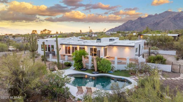 6640 N Camino Padre Isidoro, Tucson, AZ 85718