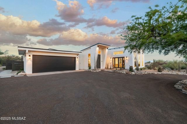 6640 N Camino Padre Isidoro, Tucson, AZ 85718