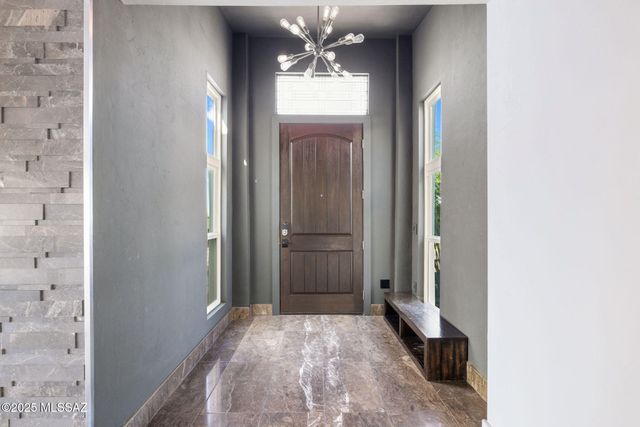 6640 N Camino Padre Isidoro, Tucson, AZ 85718