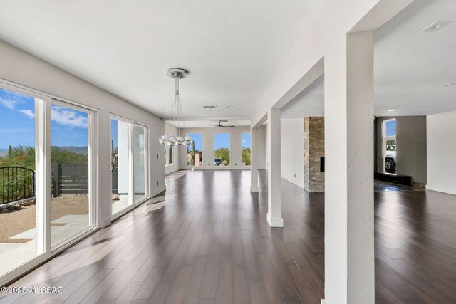 6640 N Camino Padre Isidoro, Tucson, AZ 85718