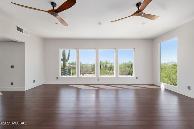 6640 N Camino Padre Isidoro, Tucson, AZ 85718
