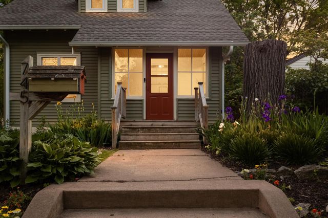 745 Aldine Street, Saint Paul, MN 55104