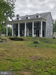 808 WALNUT LN, Carlisle, PA 17013