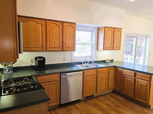 41 Juniperwood Dr, Haverhill, MA 01832