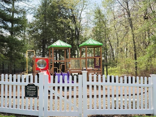 41 Juniperwood Dr, Haverhill, MA 01832