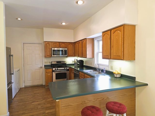 41 Juniperwood Dr, Haverhill, MA 01832