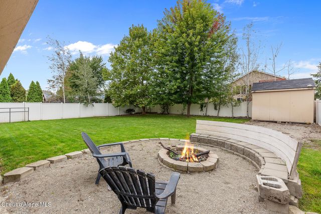 2675 N Sparrow Loop, Post Falls, ID 83854