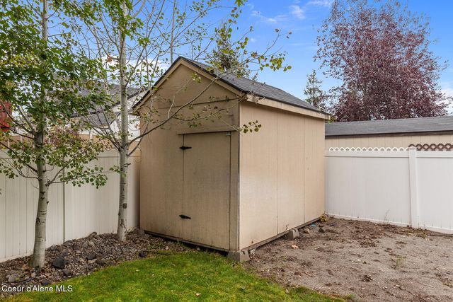 2675 N Sparrow Loop, Post Falls, ID 83854
