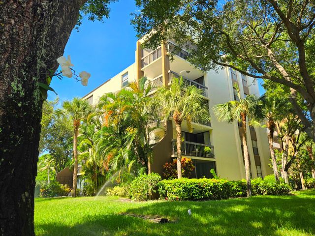 955 Egret Circle 501, Delray Beach, FL 33444