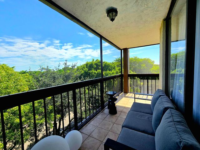 955 Egret Circle 501, Delray Beach, FL 33444