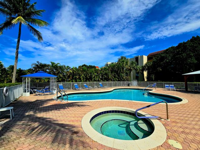 955 Egret Circle 501, Delray Beach, FL 33444