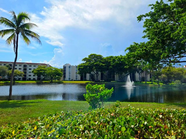 955 Egret Circle 501, Delray Beach, FL 33444