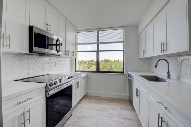 955 Egret Circle 501, Delray Beach, FL 33444