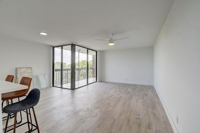 955 Egret Circle 501, Delray Beach, FL 33444