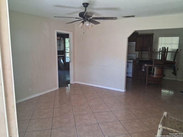 7331 Glen MNR, San Antonio, TX 78239