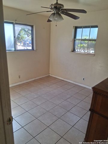 7331 Glen MNR, San Antonio, TX 78239