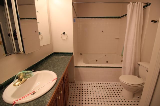 16117 Jackson Street, Taylor, MI 48180