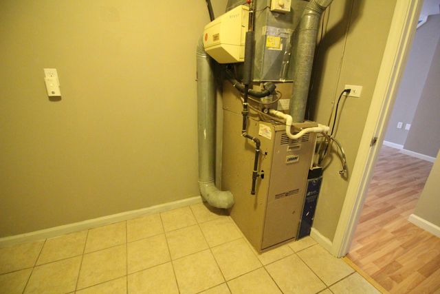 16117 Jackson Street, Taylor, MI 48180