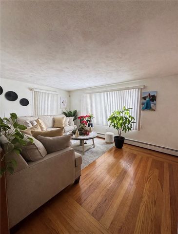 4 Dunbar Street, Providence, RI 02909