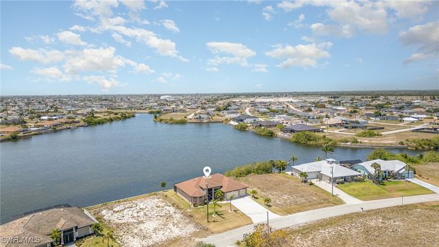 346 NW 25th TER, Cape Coral, FL 33993