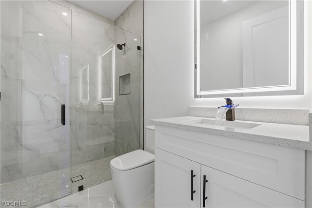 1030 NE 2nd AVE, Cape Coral, FL 33909