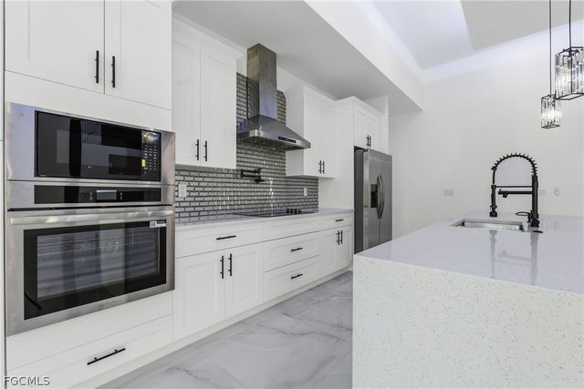 1030 NE 2nd AVE, Cape Coral, FL 33909