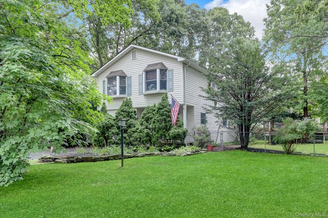 41 Main Avenue, Mastic, NY 11950