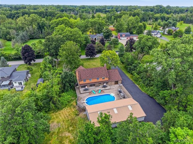 51 Schlemmer Road, Lancaster, NY 14086