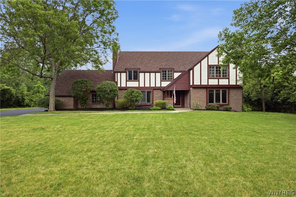 51 Schlemmer Road, Lancaster, NY 14086
