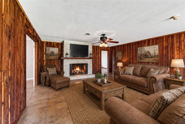 2828 Hwy 36 S, Caldwell, TX 77836