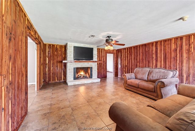 2828 Hwy 36 S, Caldwell, TX 77836