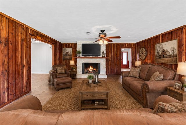 2828 Hwy 36 S, Caldwell, TX 77836