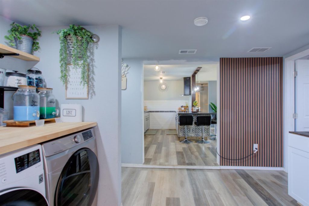 Image 19 of property listing at 7139 Center St. # 7141, Winton, CA 95388