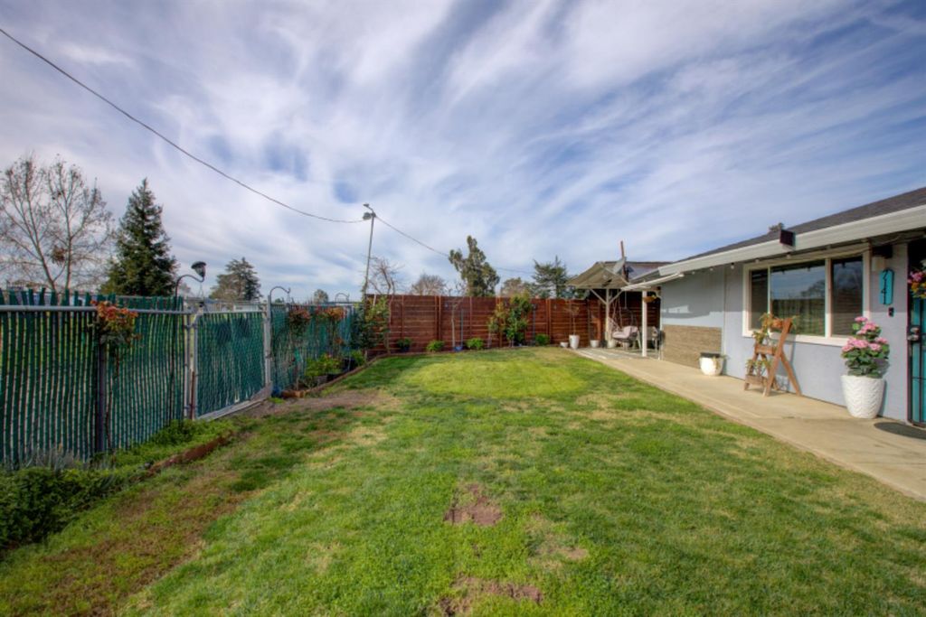 Image 6 of property listing at 7139 Center St. # 7141, Winton, CA 95388