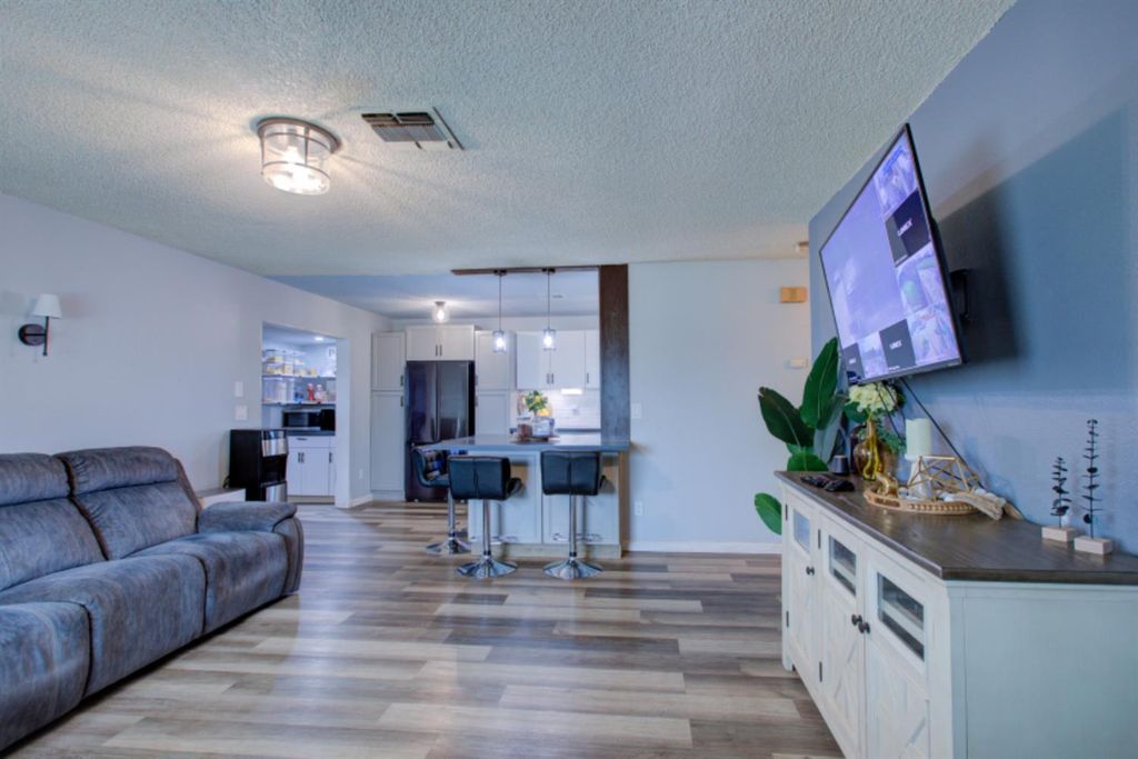 Image 8 of property listing at 7139 Center St. # 7141, Winton, CA 95388