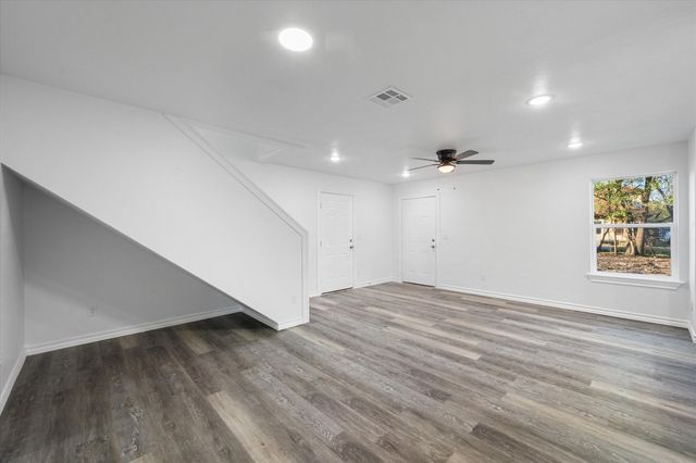 2004 W 2nd Avenue, Corsicana, TX 75110