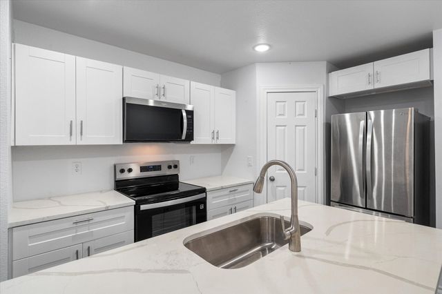 2004 W 2nd Avenue, Corsicana, TX 75110