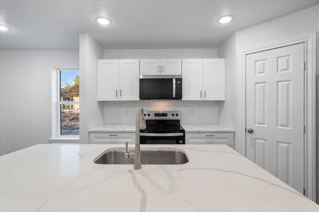 2004 W 2nd Avenue, Corsicana, TX 75110