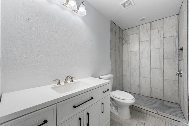 2004 W 2nd Avenue, Corsicana, TX 75110